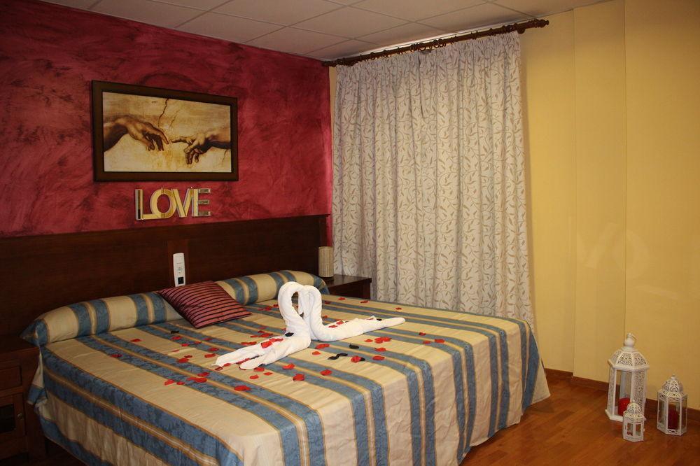 Hotel La Curva Albolote Bagian luar foto