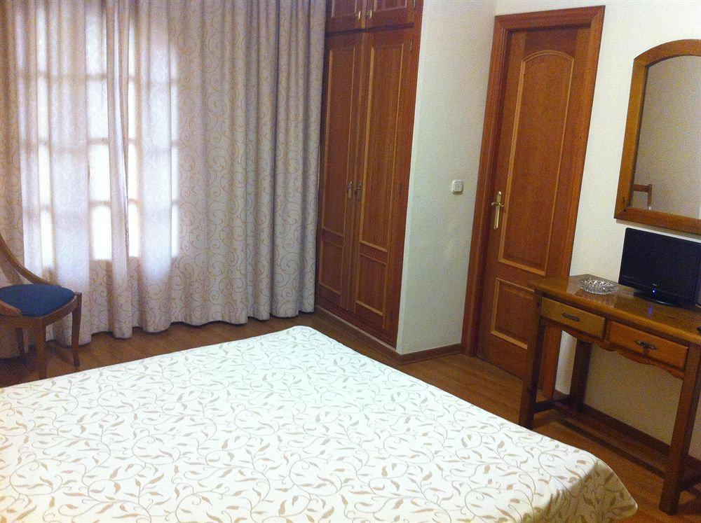 Hotel La Curva Albolote Bagian luar foto