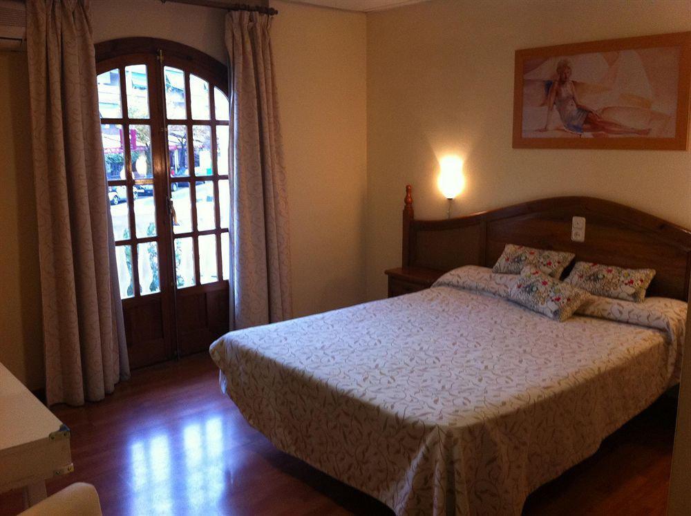 Hotel La Curva Albolote Bagian luar foto
