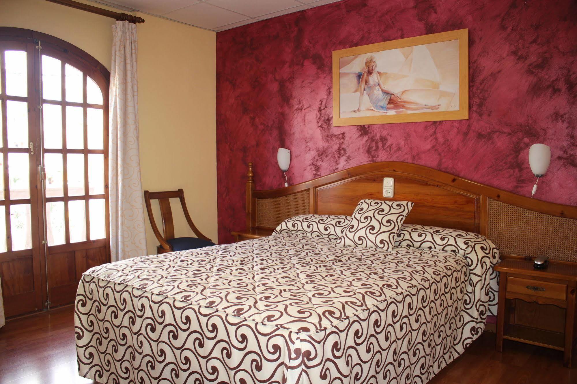Hotel La Curva Albolote Bagian luar foto